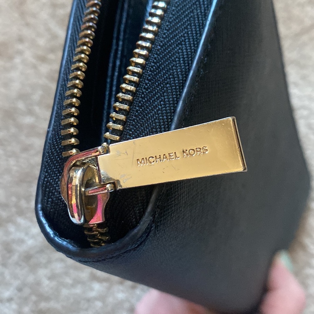 Michael Kors Wallet/Wristlet - Picture 5 of 6
